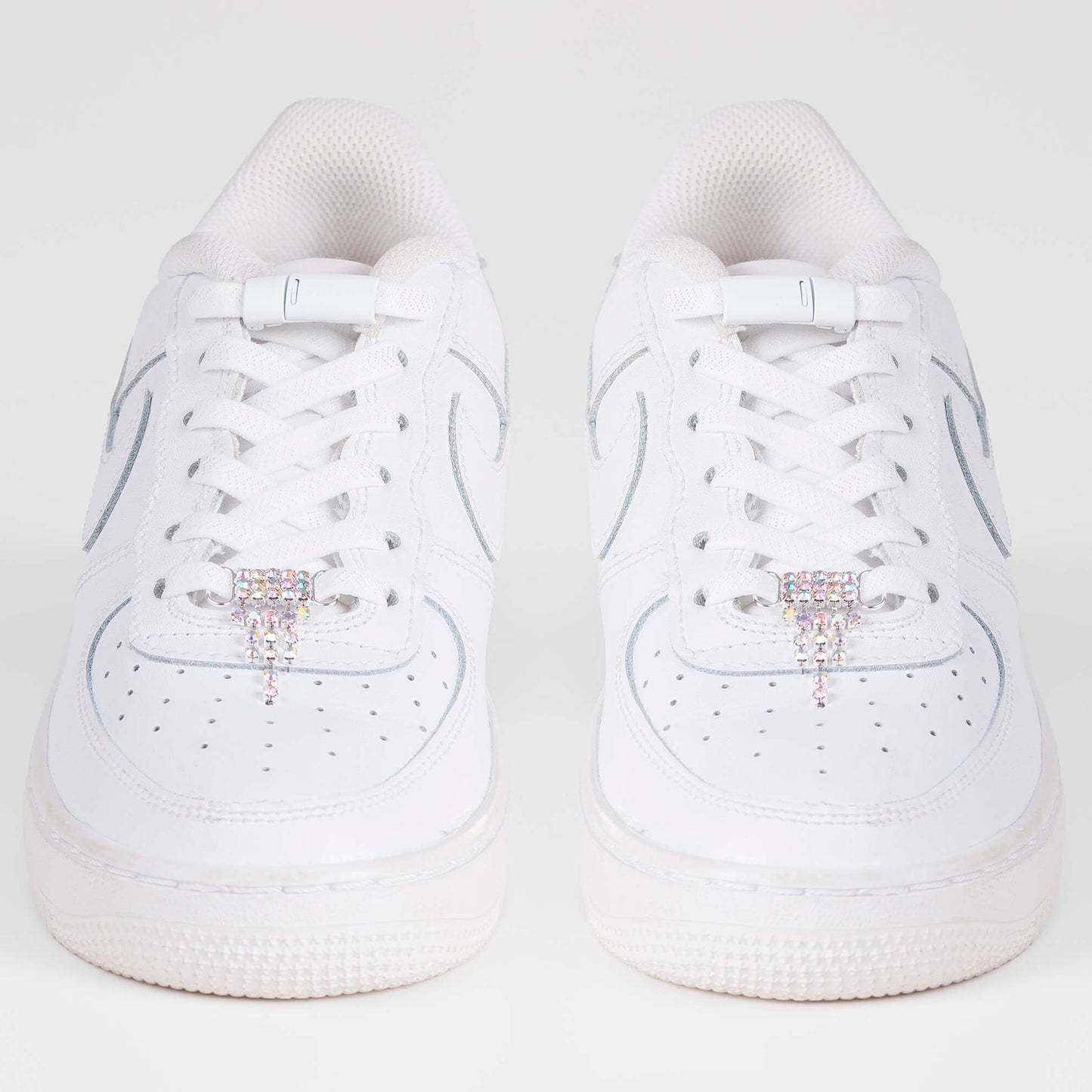 EEZYBEEZY kengännauhakoriste valkoisilla bling bling timanteilla