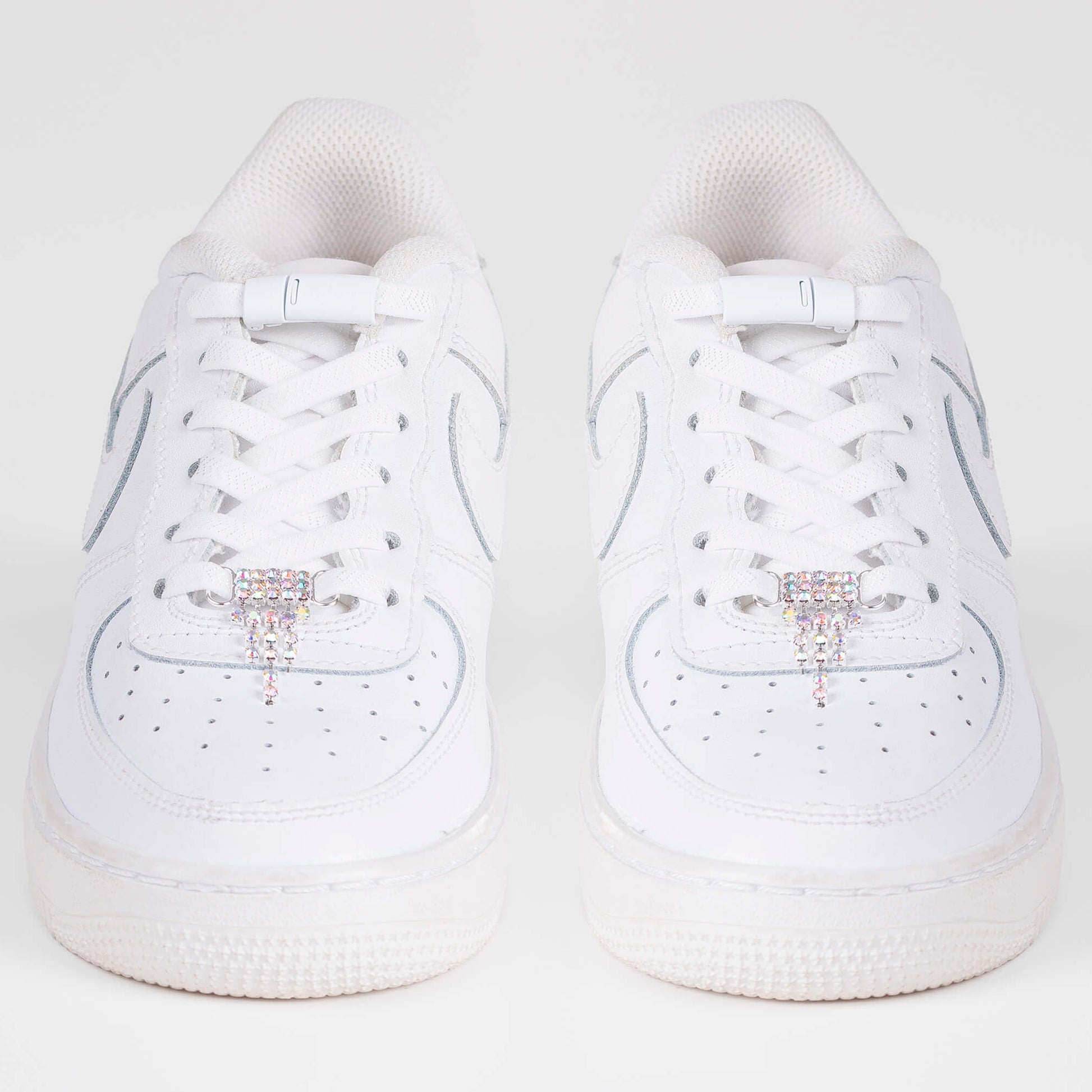 EEZYBEEZY kengännauhakoriste valkoisilla bling bling timanteilla