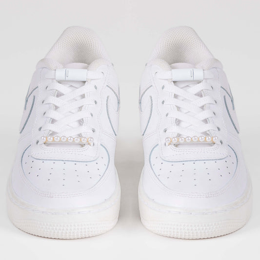 EEZYBEEZY kengännauhakoriste kultainen valkoisilla helmillä