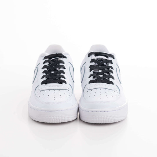 Magneettikiinnitteinen kengännauha