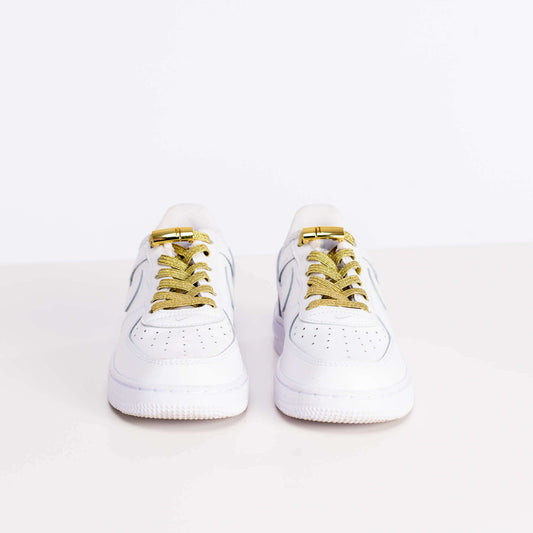 Venyvät kengännauhat magneettikiinnityksellä