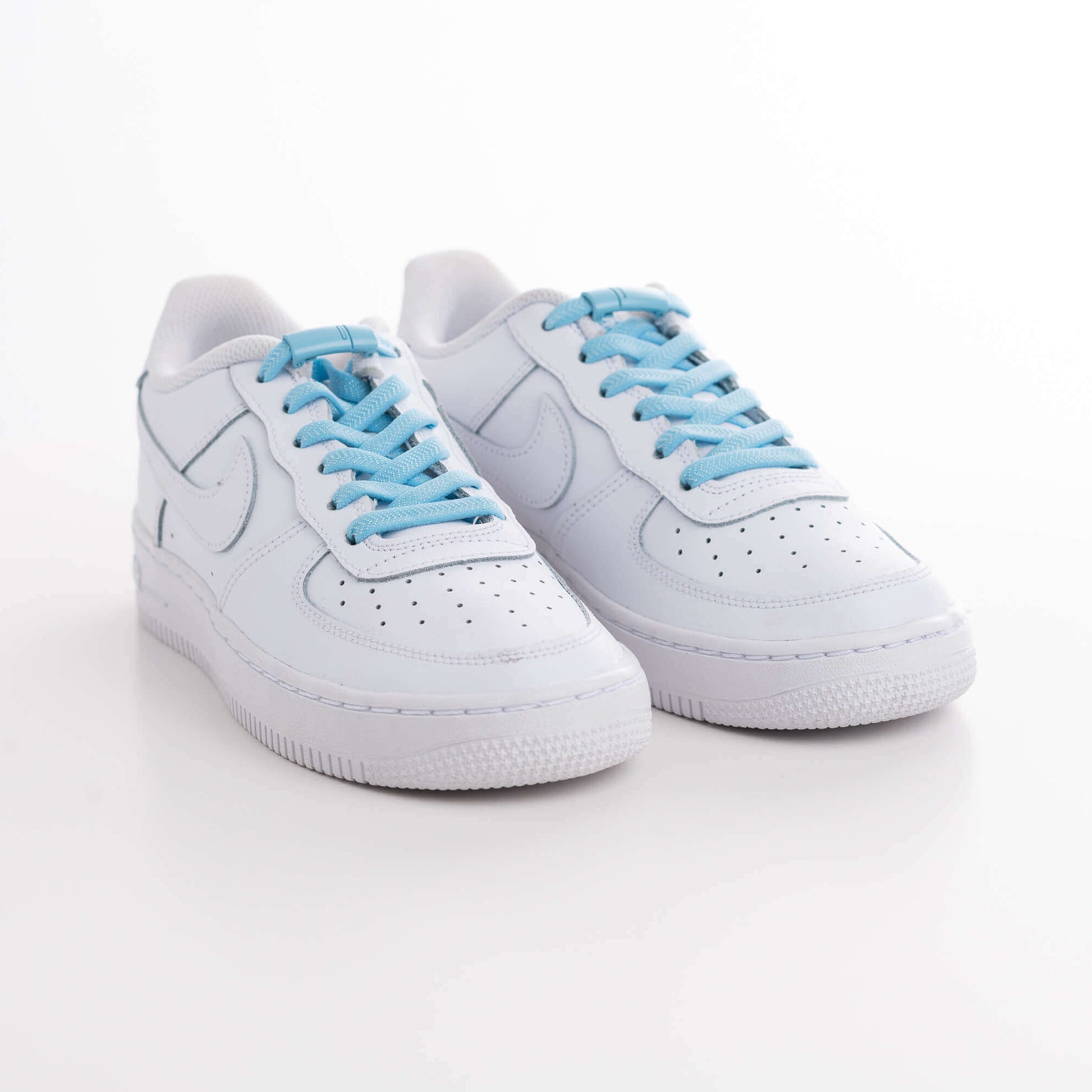 Magneettikiinnitteinen kengännauha