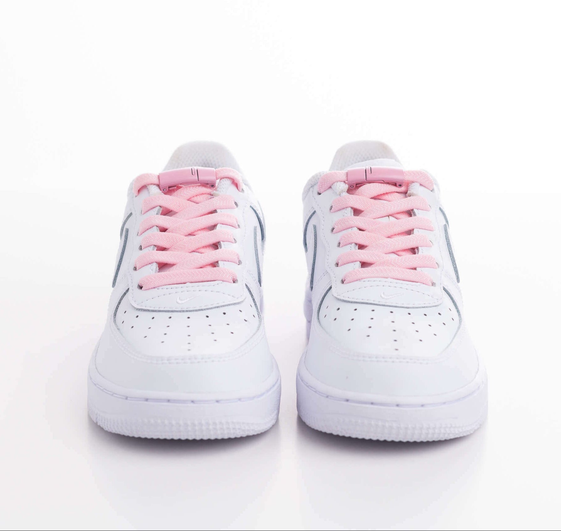 Magneettikiinnitteinen kengännauha