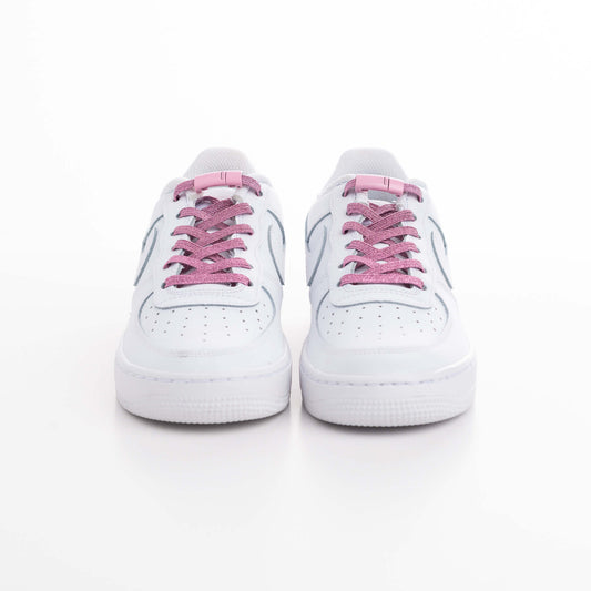 Kengännauha magneettikiinnityksellä