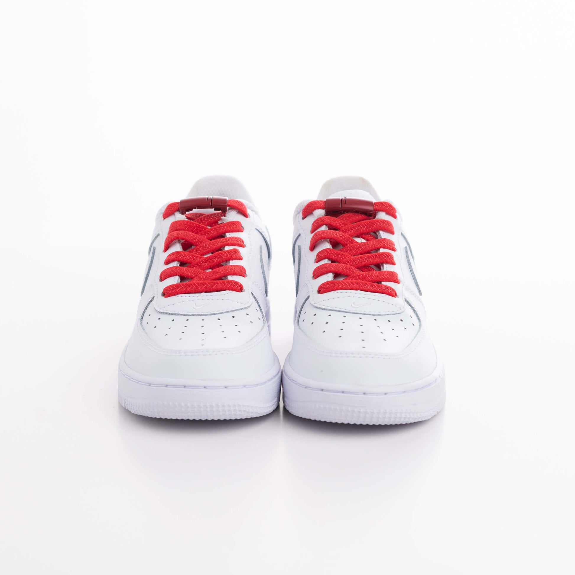 Punainen venyvä kengännauha