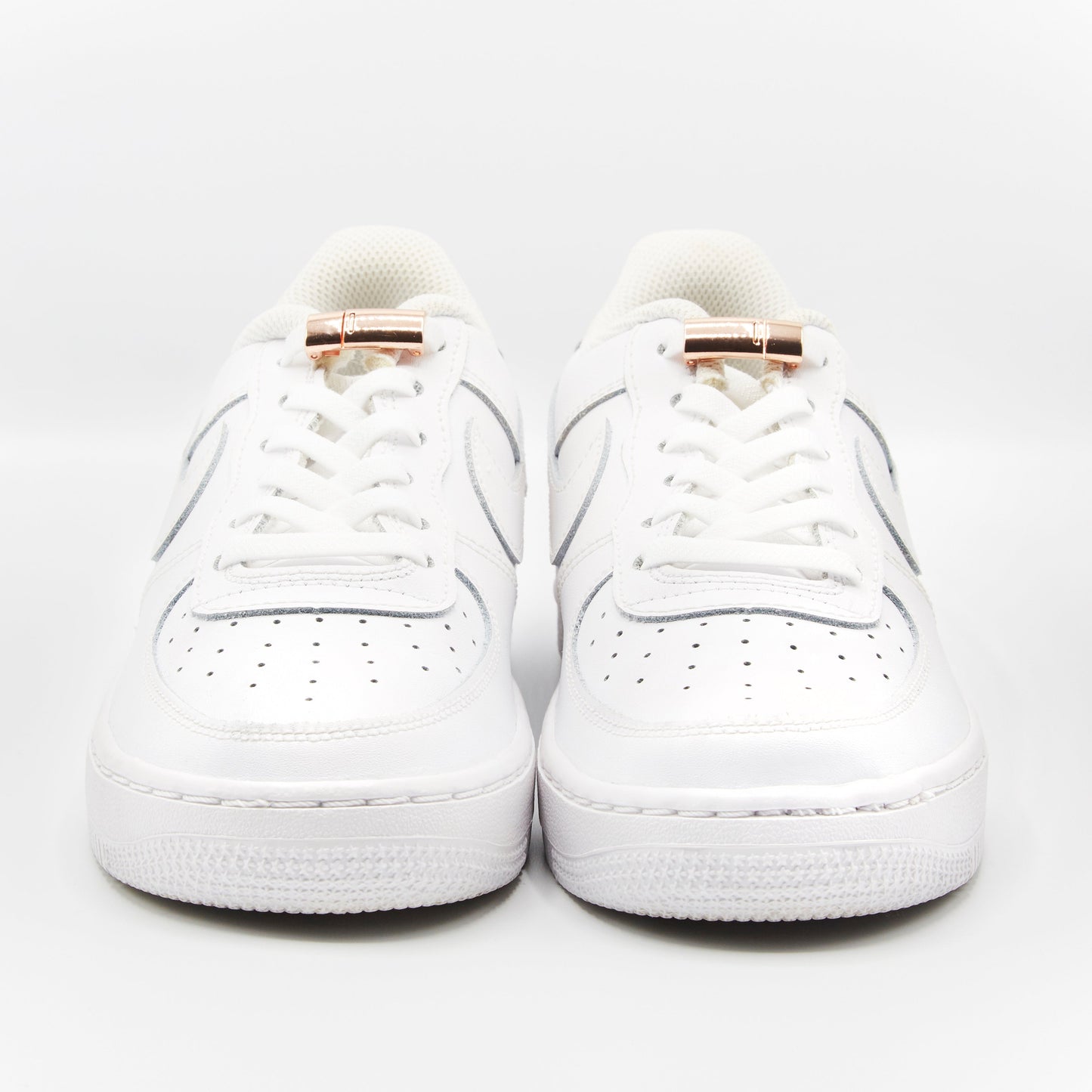 Venyvä kengännauha magneettikiinnityksellä